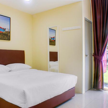 Oyo 90090 Roselyn Inn 2 Pasir Gudang Exteriér fotografie