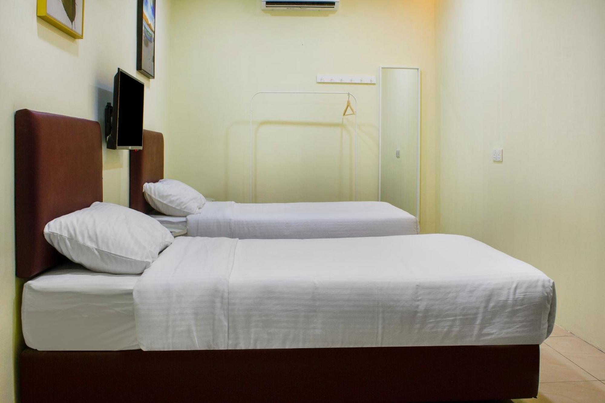 Oyo 90090 Roselyn Inn 2 Pasir Gudang Exteriér fotografie