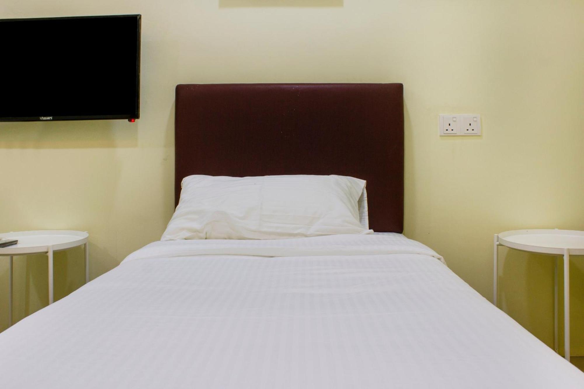Oyo 90090 Roselyn Inn 2 Pasir Gudang Exteriér fotografie